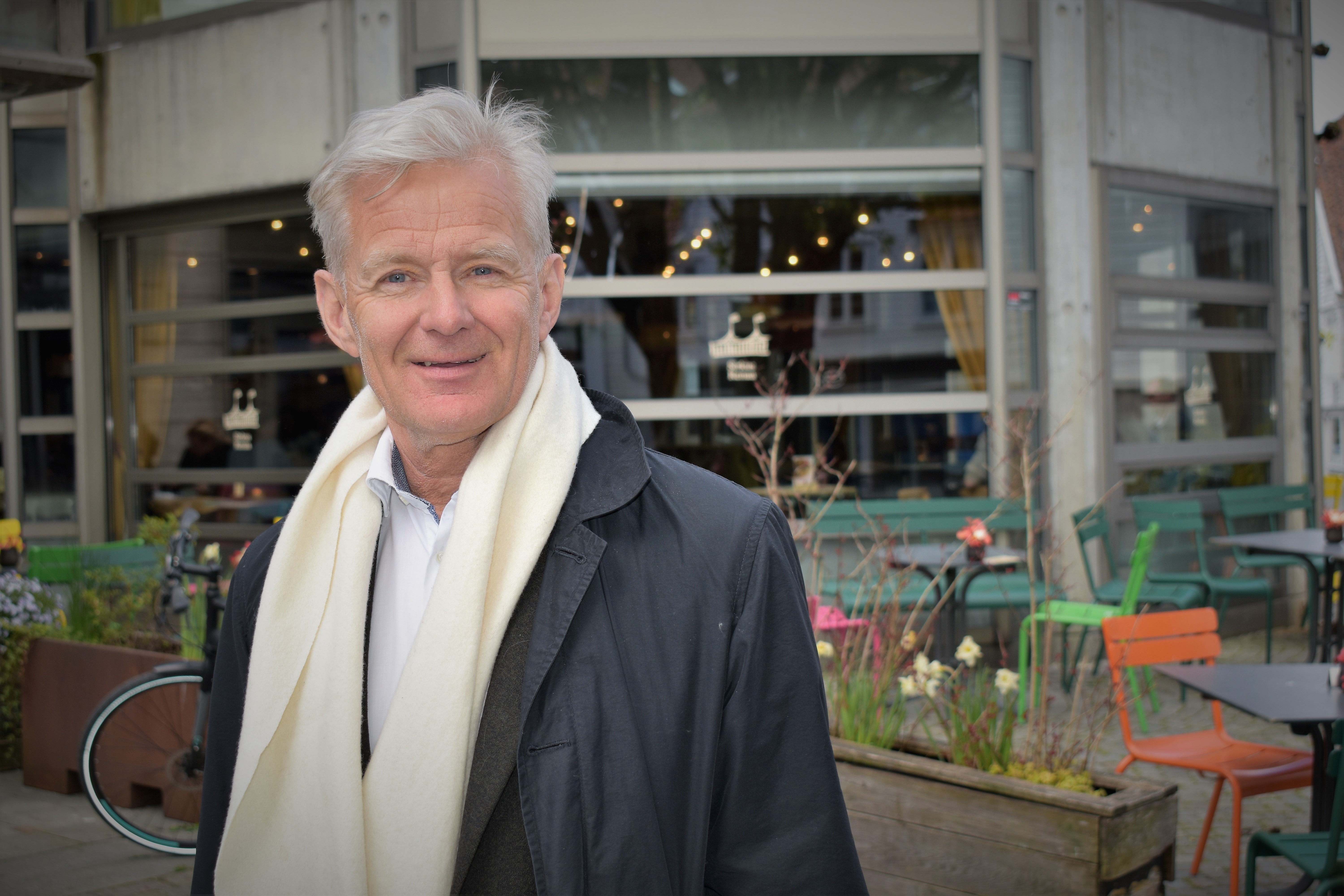 Jan Egeland utenfor Sølvberget