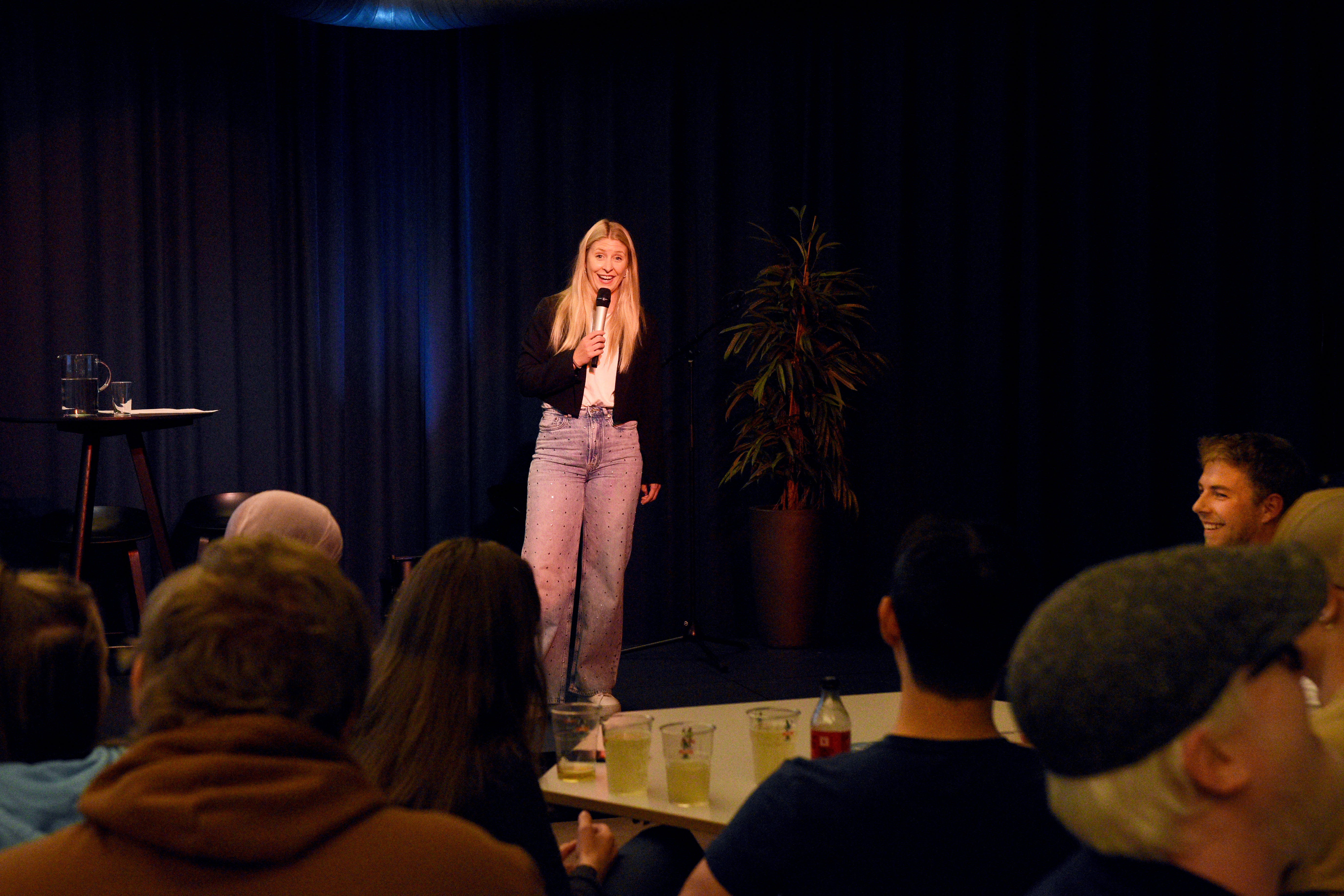 Standup på biblioteket